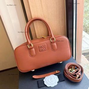 Top Vintage Miui Arcadie Designer Handsbag Bowling Mini sac crossbody Baguette Purse Purse Mui Sacs en cuir