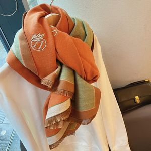 Bufanda cálida de estilo occidental naranja y blanco para mujer
