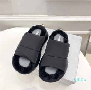 Top Winter Slide Designer Sandalias para mujer Slippers Flip Flip Flip Spoil Flat Bread Plataforma Talones altos Down Rabbit Fur Sofá zapatos Femeninos