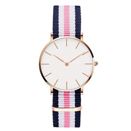 Reloj de mujer Relojes de cuarzo 40MM Boutique Pulsera Relojes de pulsera de negocios Regalo de niña Reloj de pulsera de diseñador fresco para mujer