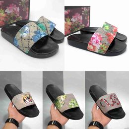 G top mujeres hombres playa diseñadores de lujo zapatillas sandalias verano moda flip flops cuero dama zapatilla zapatos de metal zapatillas de deporte doble hebilla zuecos diapositivas grande ''gg''