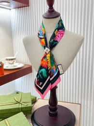 El diseñador de seda de seda impresa para mujeres Top Women SCRAF para viajes Artículo esencial Serie de primavera y verano Cabeza de bufanda de seda popular G SCRAF NUEVA Sincronización 7A Calidad