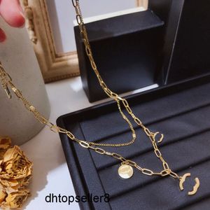 Top Colliers de mémoire pour femmes Collier pendentif de créateur 18 cadeaux en or Collier de bijoux délicats Collier celtique en acier inoxydable longue chaîne de mariage anniversaire chaîne de corde {catégorie}