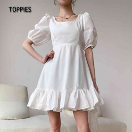 Toppies Mini vestidos blancos Mujeres Sexy Cuello cuadrado Manga corta Vestido de verano Ruffles Hem Puff Manga Japón Blusas 210412