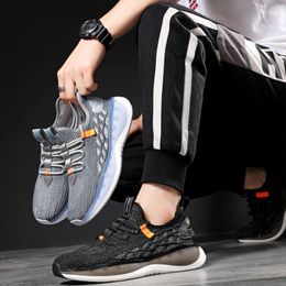 TopSelling Flying tissé chaussures de sport printemps et été respirant décontracté léger amorti baskets 2022 nouvelle tendance maille noix de coco chaussure de course pour hommes