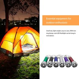 Torches Lampes de poche Mini LED Camping en plein air Randonnée Marche Torche de poche portable avec porte-clés en alliage d'aluminium 5LED L221014