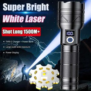 Torches Puissante lampe de poche LED 60W USB Rechargeable Zoomable torche de secours projecteur Super lumineux longue portée lanterne de Camping tactique Q231130