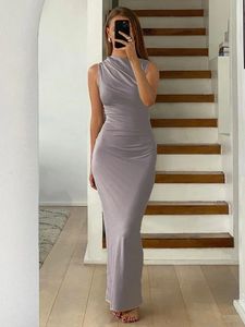 Tossy Pleated Long sleeved Slim Maxi Dress Women Solid Fashion Elegant Party Dress Gown Off-Shoulder High Waist Bodycon Dress 240104