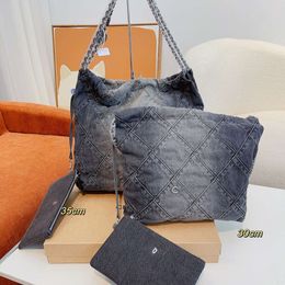 Tote Bag 22 Zwart denim Grand boodschappentassen tote reisontwerper vrouw sling body tas meest dure handtas met zilveren ketting gabrielle gewatteerd 36 cm6