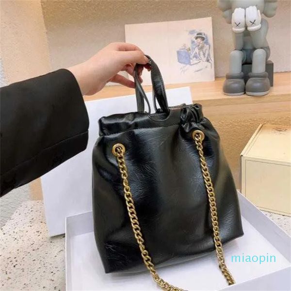 bolso de mano Cuero aplastado Clásico Cordón negro Bolsos tipo cubo Herrajes de metal dorado Cadena Matelasse Totes con correa cruzada Gran capacidad