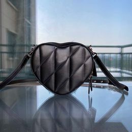 Tote Bag Luxurys Handtassen Designer Tas Women Fashion Heart Shoulder Crossbody Portebody Lederen bakken Zakken Zwart Wallet 221110