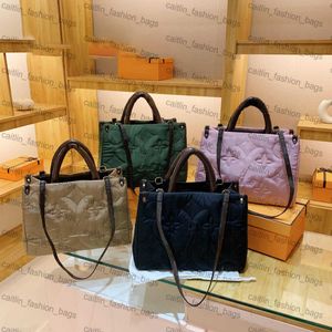 Designertas Damesmode Handtas Puffer Totes Tassen MM Onthego Handtas Gewatteerde bloemen Shouder Crossbody Dameshandtassen Bloemen in reliëf aan de zijkant