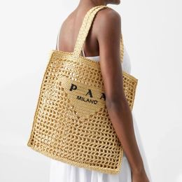 Raphias Hollow Out Straw Beach Designer Sac Triangle Luxurys Sac à main Weave Shop Tote Voyage Week-end Sacs Femmes Hommes Summer Pochette Bandoulière Embrayage Sac à bandoulière