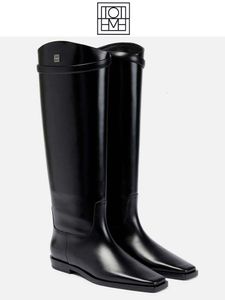 Toteme Calf Otoño/Invierno Clásico Cuero Negro Cuadrado Puntiagudo Tacón Plano Pierna Alta Hasta La Rodilla Botas Largas Botas De Caballero Zapatos De Mujer