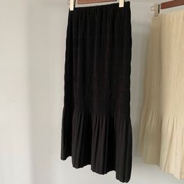 Toteme – chemisier à manches longues et col plissé, chemise haute + pantalon + robe + jupe
