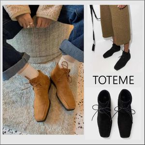 Toteme invierno Compra y TOTEME22 otoño nuevo versátil pierna recta corte alto gamuza de oveja punta cuadrada con cordones zapatos de mujer de moda