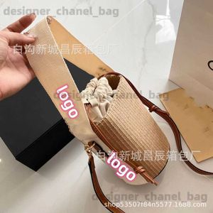 Toes 2023 Herfst nieuw gras geweven bucket Bag Letter Splited schattige schouder Crossbody Crossbody Fashion Handtas T240425