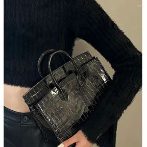 Totes 2024 Desiger Fashihon Luxury Femmes Sac à bandoulière décontracté Baquet à main vintage Shopping Crossbodybody Cowhide Crocodile Impression