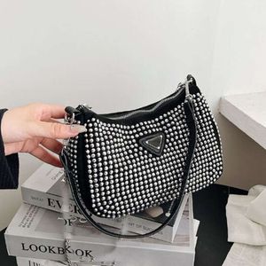 Totes 2024 Diamant Vrouwen Schoudertas Nieuwe Kristallen Handtassen Zomer Mode Onderarm Portemonnees Luxe Bling Nylon Kwaliteit Klassiek Glanzend