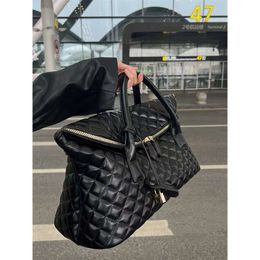 Toes 2024 Nieuwe grote capaciteit Fashion Travel Bag Trend Foreign Air Bag Fashion Sfeer enkele schouderhandtas Temperamenttas Tij