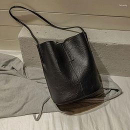 Totes 2024 Sac de seau pour femmes plissée épaule pu cuir de cuir sauvage grande capacité de grande capacité pour la femme