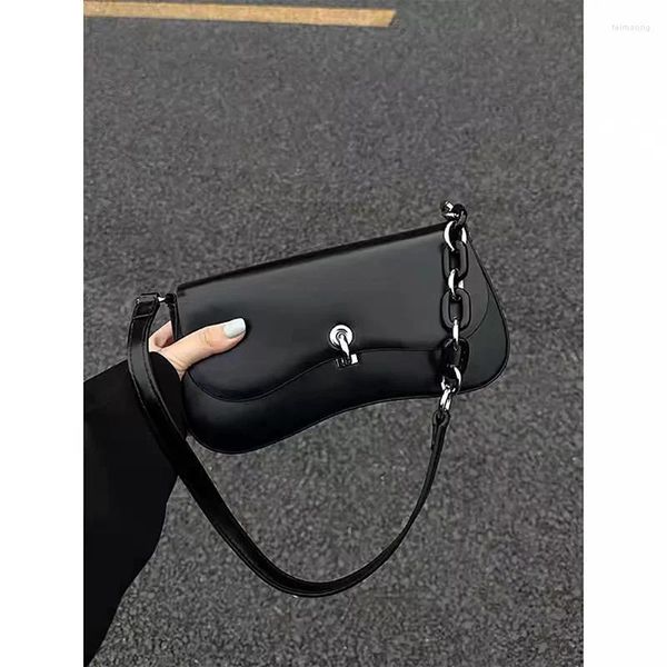 Totes Bolso de hombro único a juego Diseño de moda Cadenas de sentido Cool Black Underarm Korean Spice Girl Simple Square