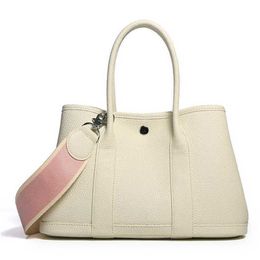 Sac fourre-tout Gardens Party Sac à main en toile Grande capacité Totes 7a Garden Party Bag Cuir véritable Toile Épissage 7a Site officiel adapté aux sacs Love Horse ba