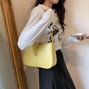 Totes Marque Designer Femmes PU Sac à bandoulière en cuir Jaune Blanc Noir Simple Bandoulière 2024 Mode Demi-Lune Sacs Sacs à main de bal