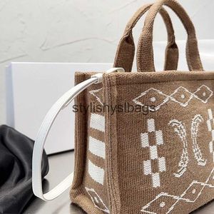 Totes Bolso de mano de ganchillo Bolsos cruzados de playa Bolso de hombro Letra de moda impresa en todo Bolsillo de gran capacidad Correa de cinturón desmontableH24227