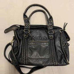 Totes Cross Body Moto Biker Borse per borse di design di lusso 2023 Nuovo in PU Lavaggio vintage vecchio rame tessuto rivetto grande capacitàblieberryeyes