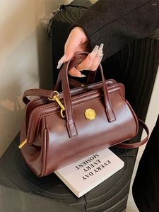 Takken Crossbody -tassen met een korte handvat voor vrouwen PU Leer vrouwelijk 2024 Trend Winter Koreaanse mode retro handtassen