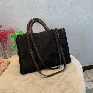 Totes Avondtasje Zachte pluizige gewatteerde handtas voor dames Mode Nylon Dekbed Schouder Winter Shopper Tote Vrouwelijke Grote Gewatteerde Geblazen dhgate