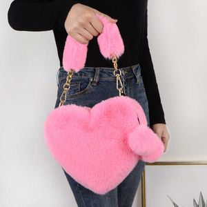 Fourre-tout fausse fourrure hiver femmes sacs à main mignon en peluche dames en forme de coeur sac à bandoulière femme pochette sac à main amour messager 230103