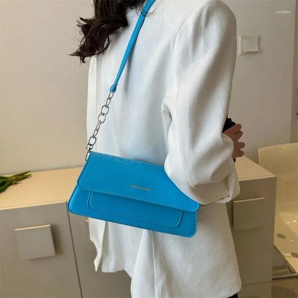 Totes Bolso pequeño de alta calidad para mujeres en 2024 Moda de verano Nicho en relieve Crossbody Portátil China continental