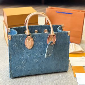 Totes On The Go, bolso de mano de diseñador para mujer, bolso de compras de tela vaquera de alta calidad Resort 24, bolso de mano de gran capacidad, bolso de hombro a la moda para mujer