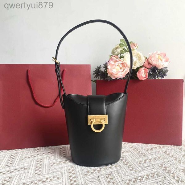 Totes Bolsas de hombro Cross Body 2023 Nuevo diseñador de lujo Bolsa de papas fritas Trifolio Bolsa de mujer Bolsa de hombro Bolsa de cubo de axila Cubo portátilqwertyui879