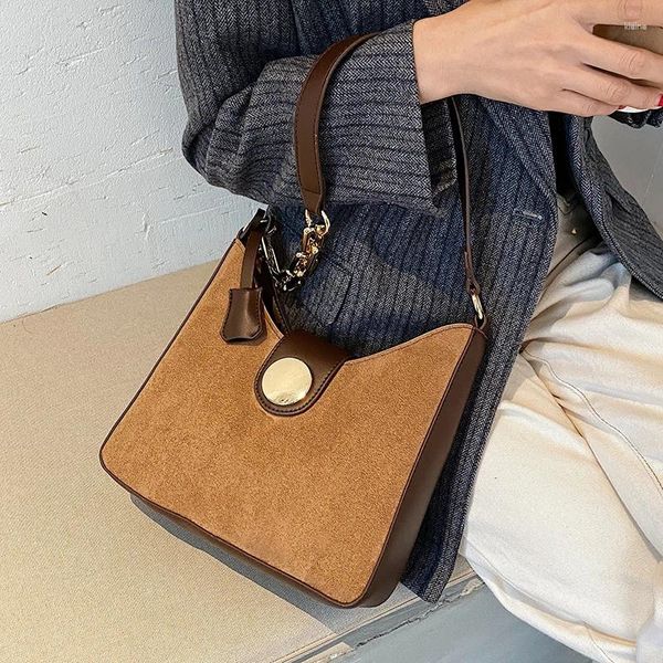 Totes-bandoleras de piel simples para mujer, bolsos de invierno, diseñador de tendencia Lux, bolso de mano con cadena de lujo, 2024