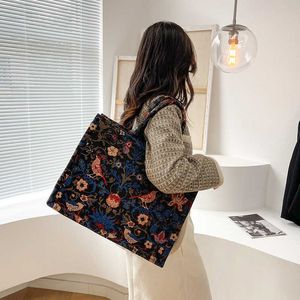 Totes Kleine Design Commuter Tote Bag Nieuwe veelzijdige China-chique studentenhandtas met etnische bloemen