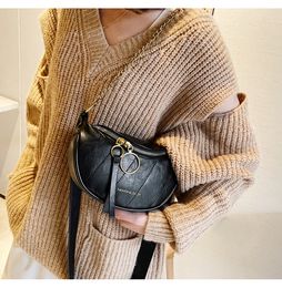 Tapés Small Hobos Chains Sacs de bodal pour femmes 2024 Designer Pu Pu Leather Messenger Sac Dame et sacs à main