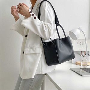 Tapés Sacs Sac à main portable coréen nouvelle mode niche pour femmes épaule célibataire pu petit sac de sac intérieur tendance 221109