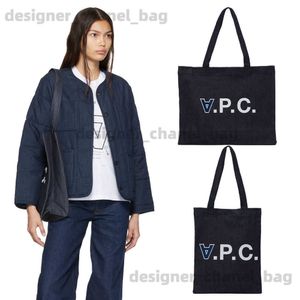 Totes Trendy AP Nouveau produit Denim Broidered Handheld One épaule Bag de toile à la mode et le sac à provisions pour femmes T240416