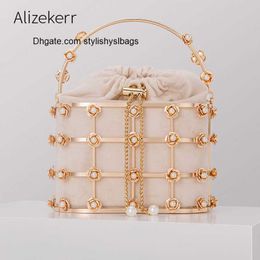 Bakken Vrouwen Metalen Kooi Avond Clutch Tassen Bruids Luxe Hol Fluwelen Metallic Bloem Parel Portemonnees En Handtassen Bruiloft