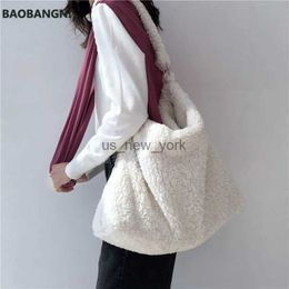 Totes sacs en fausse fourrure pour femmes grande capacité blanche simple loisir en peluche en laine d'épaule en laine de laine femelles femmes décontractées gros bacs coréen 240407