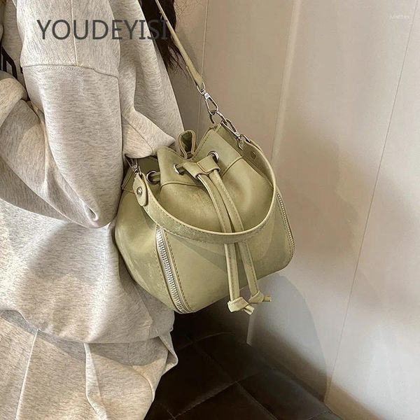 TOTES YOUGEYISI NICHE DESIGN FRENSE Design Handsbag Women's Bag 2024 Fashionable One épaule rétro Crossbody Backet