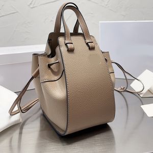 Toth Backet Back Designer Brand Bag Sac à bandoulière Hamac Cuir Luxury Mandle Bag de la mode de haute qualité sac à main de fantaisie pour femmes