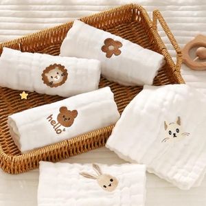 Serviette 6 couches de coton broderie bébé serviettes de salive lingettes pour le visage né bavoir enfants mouchoir enfant en bas âge gant de toilette doux tissu de rot