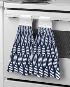 Lignes de serviettes géométriques bleu marine de cuisine de cuisine de cuisine de nettoyage à la main.