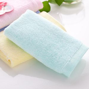 Fabricants de serviettes vendant de la fibre de bambou épaississant petit bébé bébé lingettes couleur pure main enfants laver le visage