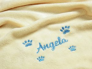 Toallas Coral Fleece Manta para perros Mantas personalizadas para dormir para mascotas Nombre de impresión gratuita Patrón de pata Perros pequeños y grandes Manta de baño para ducha de gato