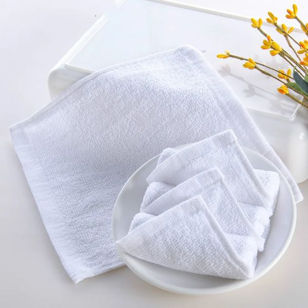 Serviettes chaudes à chaud en gros de la maternelle pure coton pur serviette carrée de serviette blanche petite serviette 20 * 20 cm lingettes de ménage 3pcs